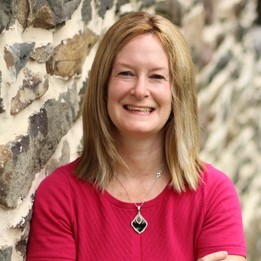 Stephanie Pearce, LCSW, FT, CGP, PMH-C's Profile